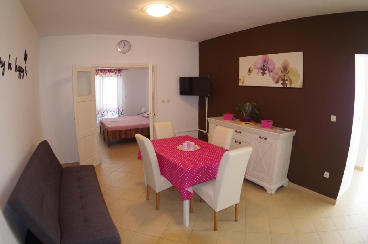 Holiday Apartments In House Sanja Rakalj Kültér fotó